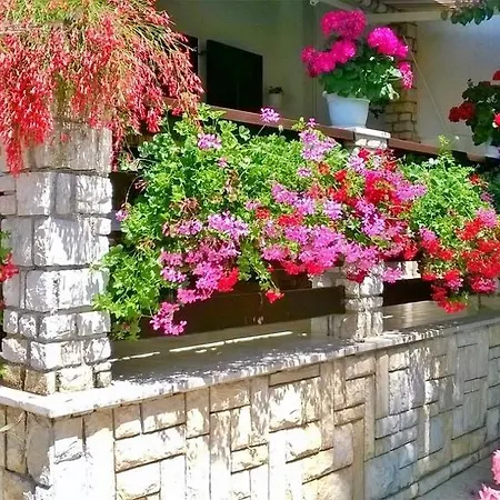 959 Apartman Peroj