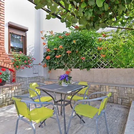 959 Apartman Peroj