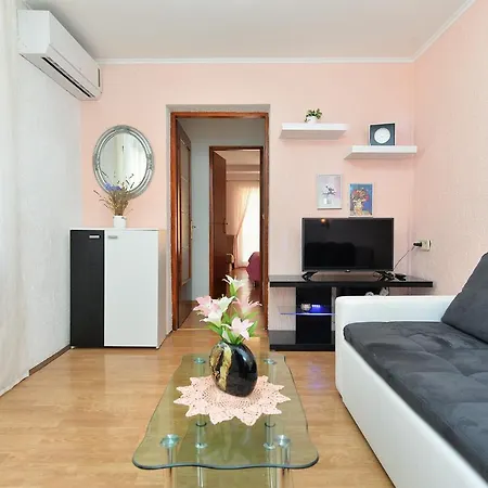 Apartments Peroj 959 *